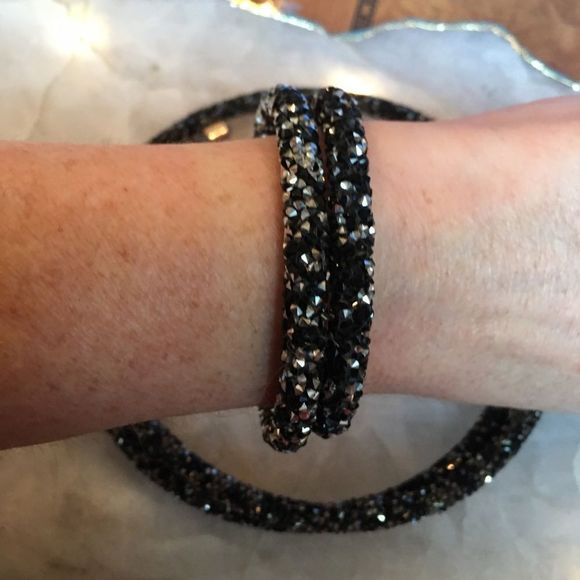 BLACK ICICLE Necklace with 2 Bracelets! - Picture 3 of 9